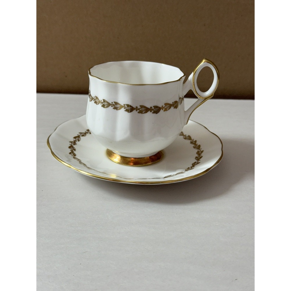 Vintage Elizabethan Fine Bone China‎ Taylor & Kent England Tea Cup & Saucer